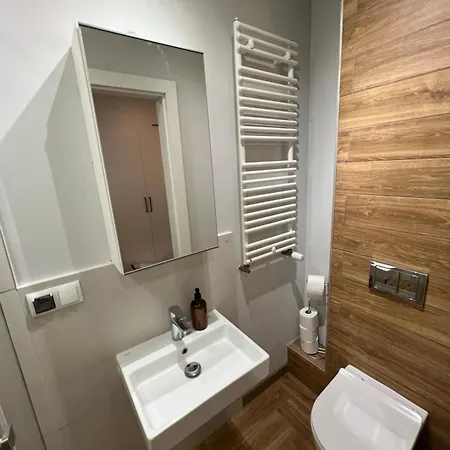 Budget 1 #self Check-in #essentials Included Apartman